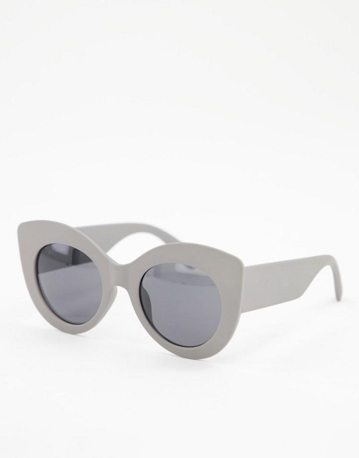 Aj Morgan Chunky Oval Frame Sunglasses In Gray-grey