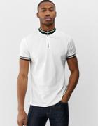 Bershka T-shirt In Cream With High Neck Striped Collar - White