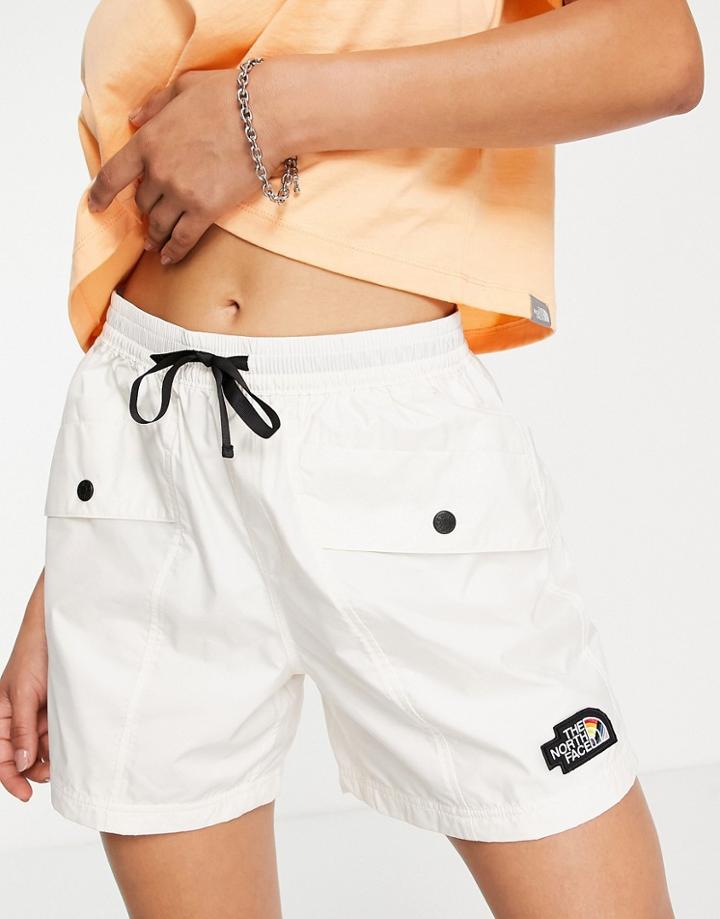 The North Face Outline Pocket Shorts In White
