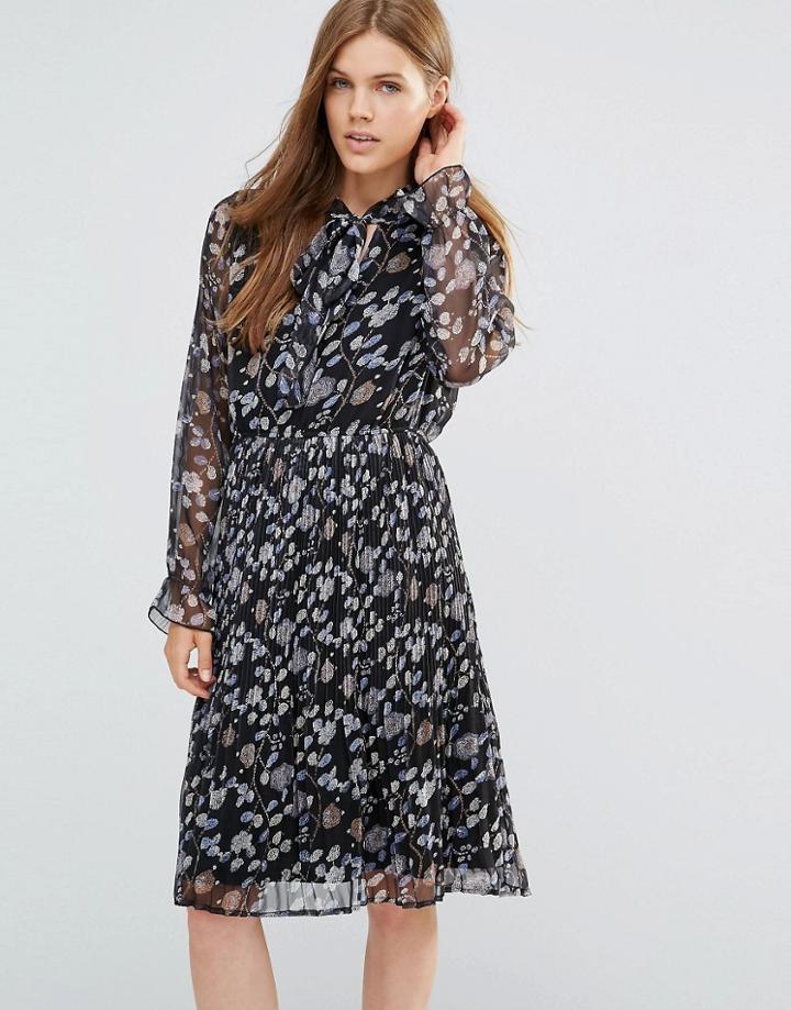 Yumi Long Sleeve Pleated Dress With Frill Sleeve - Black