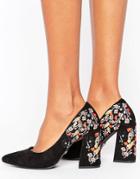 Missguided Embroidered Block Heeled Court Shoe - Black