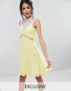 Elise Ryan Sweetheart Skater Dress With Embellished Waist - Yellow