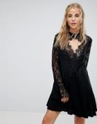 Kiss The Sky Lace Insert Smock Dress With Choker Detail - Black