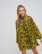 Liquorish Floral Print Shift Dress With Lace Detail - Yellow