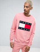 Tommy Jeans 90s Crew Sweatshirt M7 Front Logo In Pink - Pink