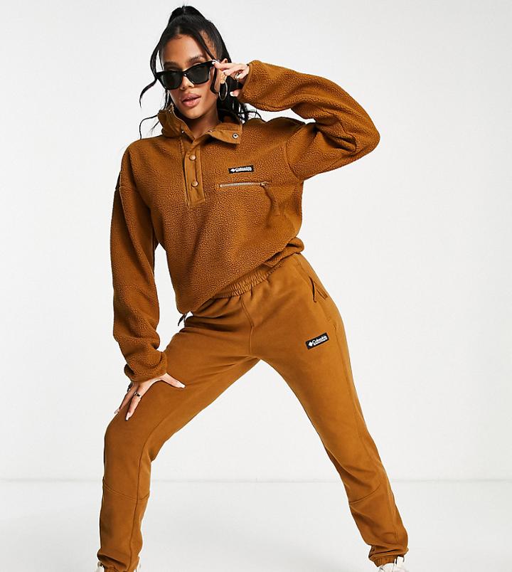 Columbia Backbowl Fleece Sweatpants In Brown - Exclusive To Asos