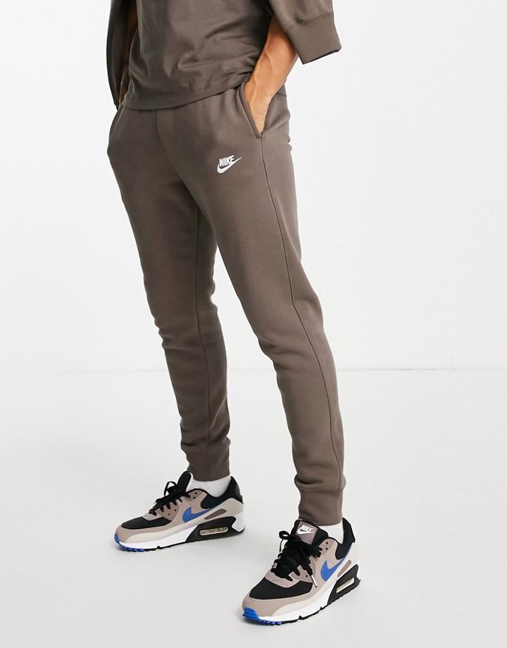 Nike Club Cuffed Sweatpants In Ironstone Brown