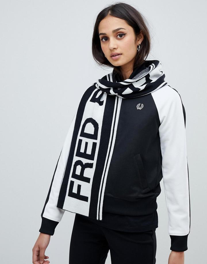 Fred Perry Logo Scarf - White