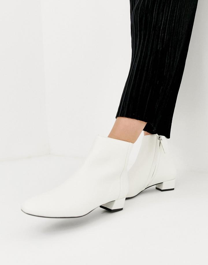 Mango Almond Toe Ankle Boots In White - White