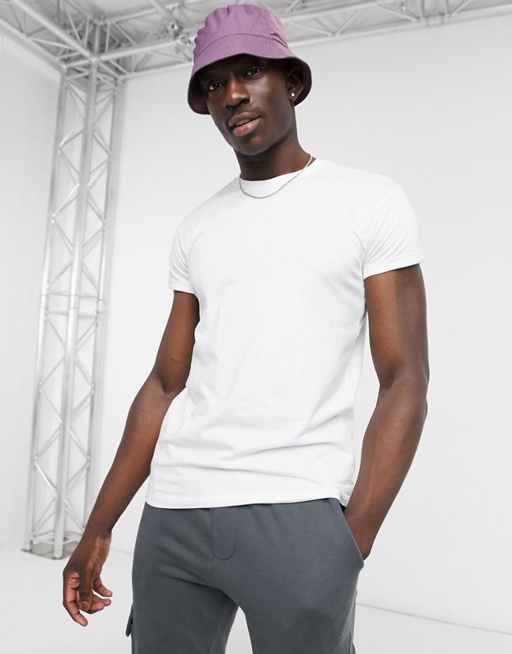Pull & Bear Muscle Fit T-shirt In White