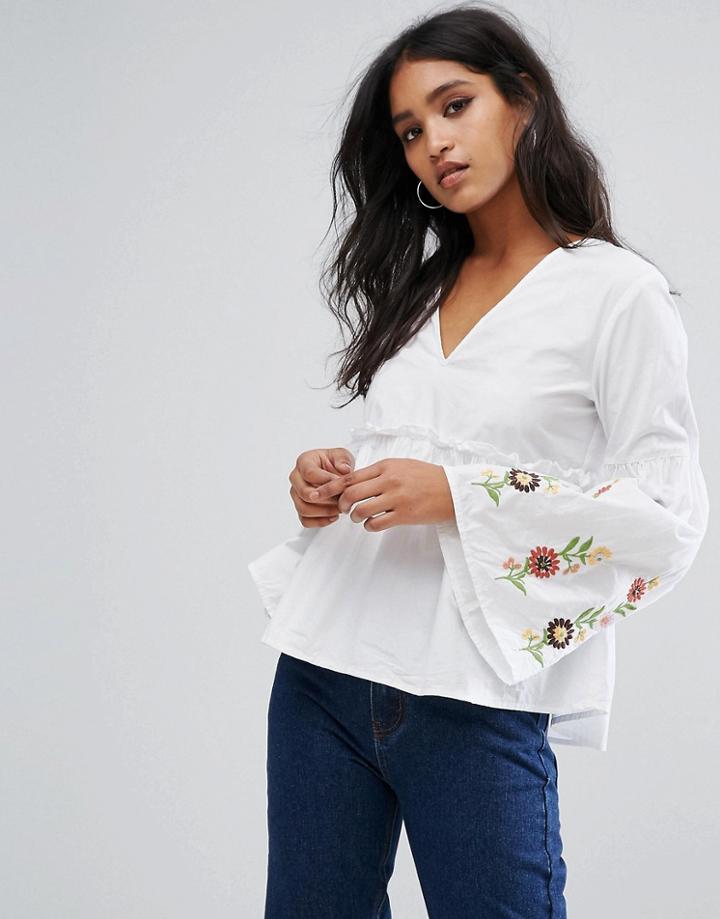 Prettylittlething Embroidered Flare Sleeve Blouse - White