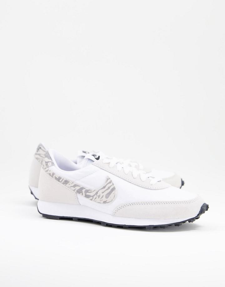 Nike Daybreak Se Sneakers In White/zebra