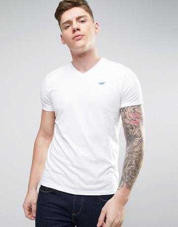 Hollister Must Have Logo T-shirt Vneck Slim Fit In White - White