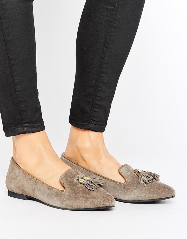 Park Lane Suede Tassle Point Flat Shoe - Stone