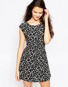 Ax Paris Shirred Waist Dress In Clove Print - Black