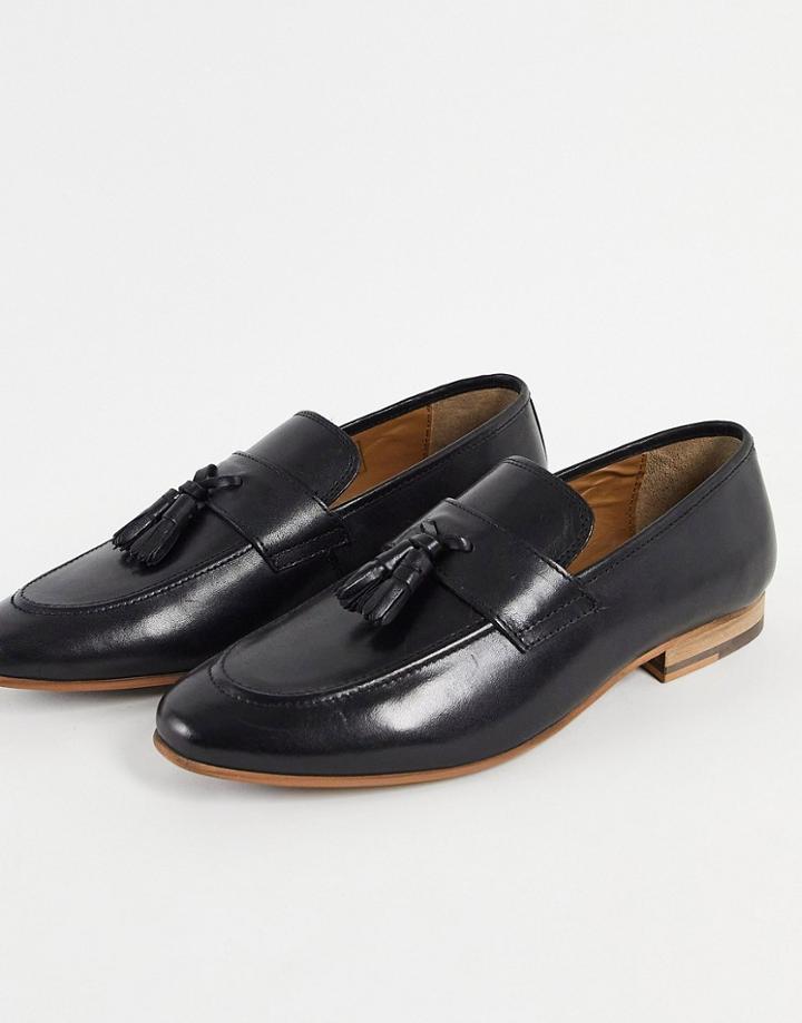 Schuh Ryan Tassel Loafers In Black Leather
