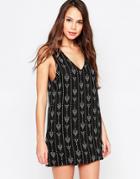 Goldie Dream Team Shift Dress In Arrow Print - Black