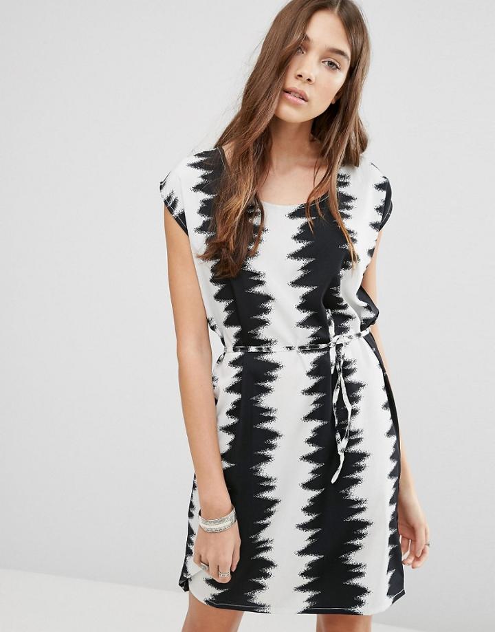 Blend She Zig Zaggy Print Dress - Black