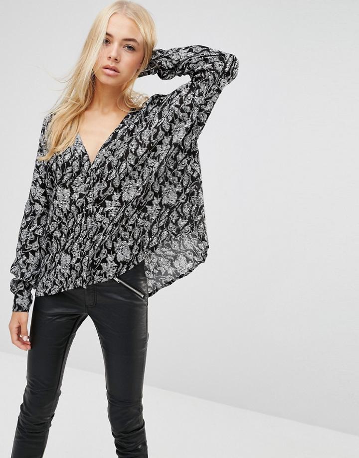 Minimum Jua Shirt