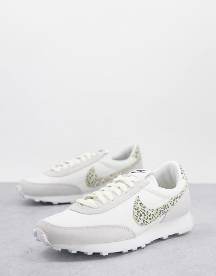 Nike Daybreak Se Sneakers In Sail/light Lemon Twist-white