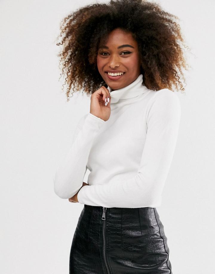 Stradivarius Basic Turtleneck In White - White