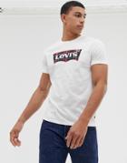 Levi's Plaid Batwing Logo T-shirt In White-white