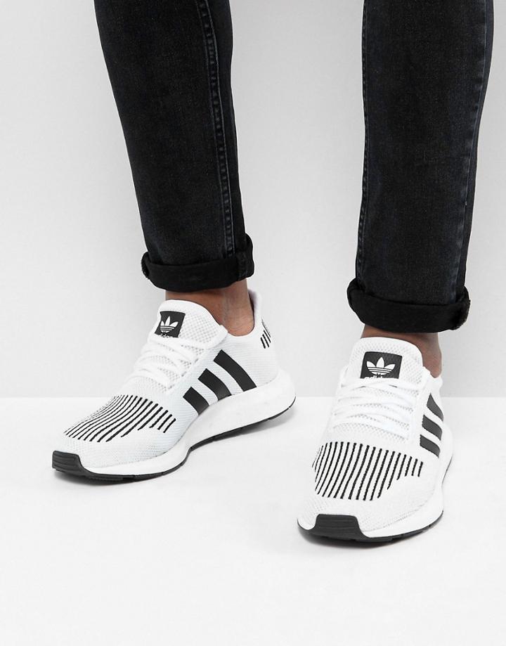Adidas Originals Swift Run Sneakers In White Cq2116 - Gray