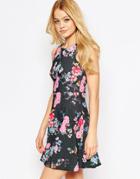 Closet Fit And Flare Dress In Floral Print - Black