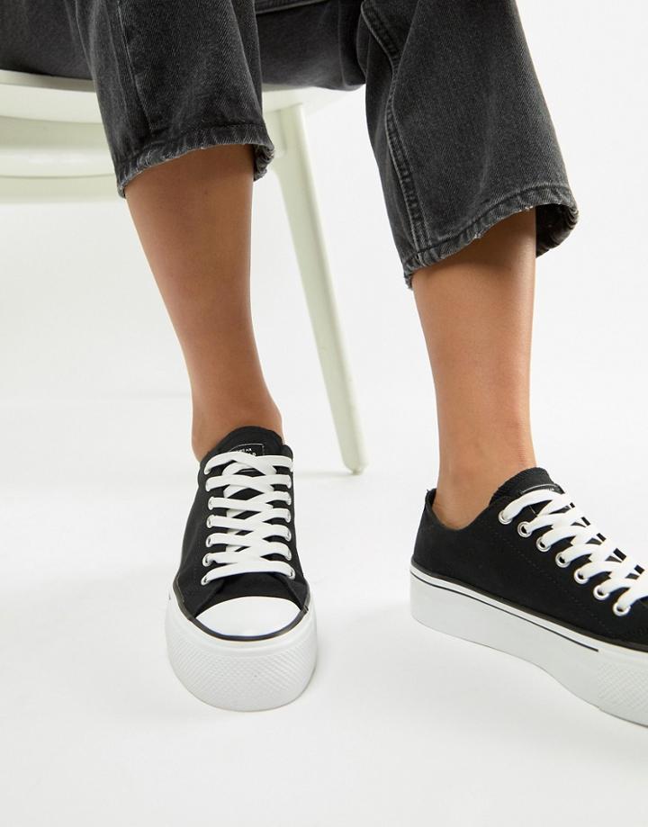 Pull & Bear Lace Front Flatform Sneaker - Black