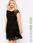 Ax Paris Plus Dress In Eyelash Lace - Black
