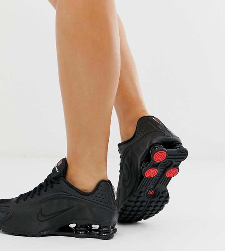 Nike Black Shox R4 Sneakers