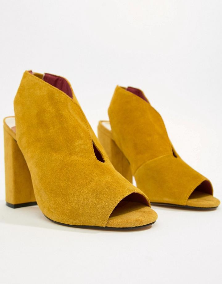River Island Suede V Cut Heel In Yellow
