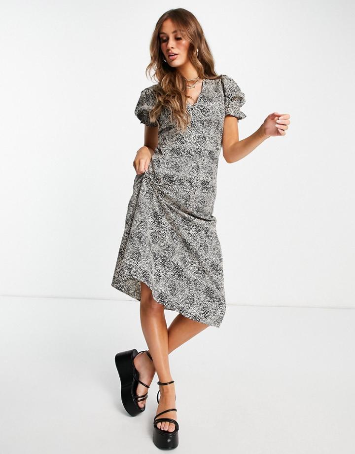 In The Style Midi Tea Dress In Smudge Print-black