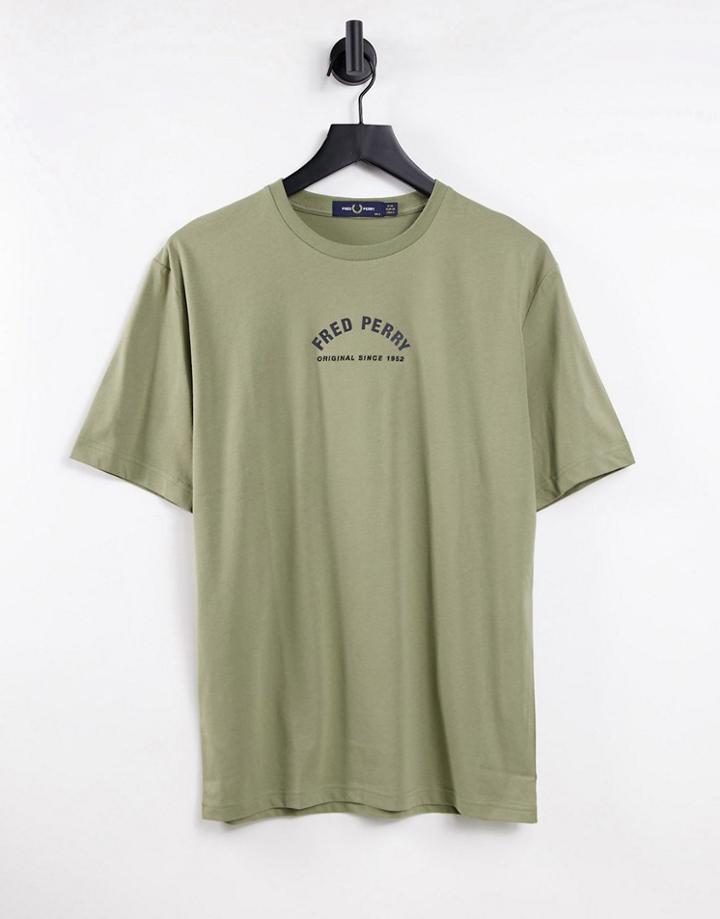 Fred Perry Arch Chest Logo T-shirt In Sage-green