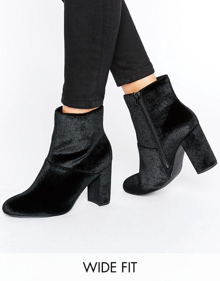 New Look Wide Fit Velvet Block Heeled Ankle Boots - Black