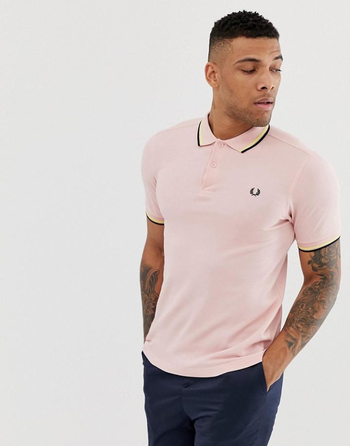 Fred Perry Twin Tipped Logo Polo In Pink - Pink