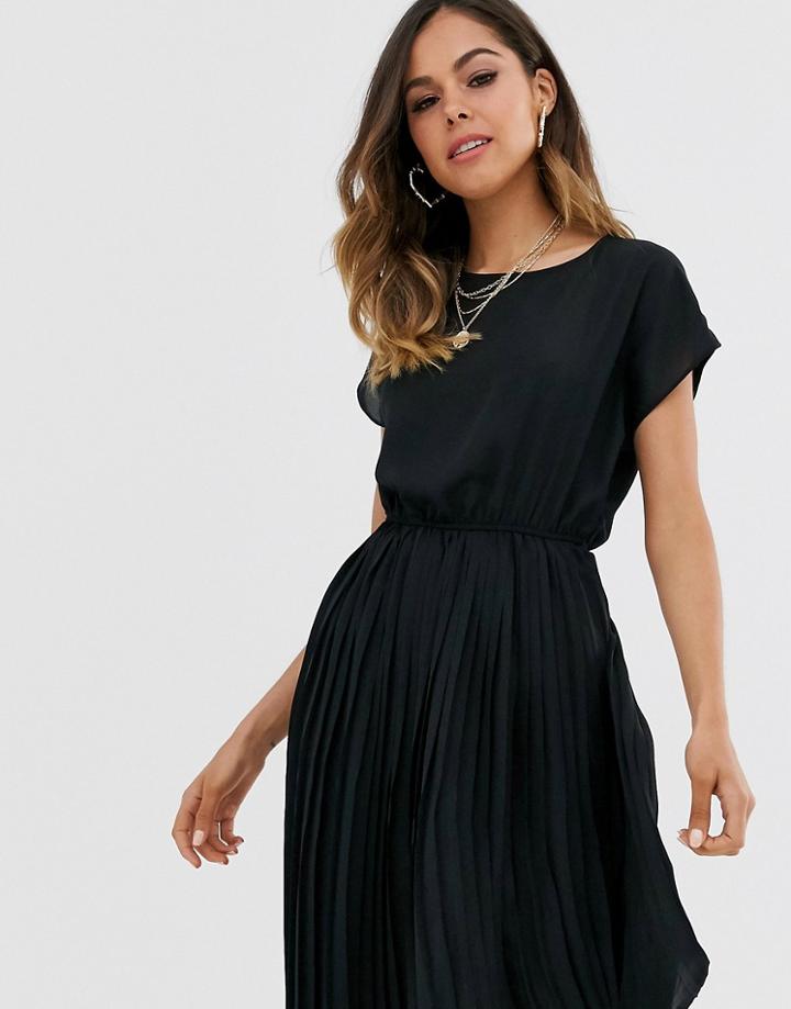 New Look Pleated Midi Dress In Black