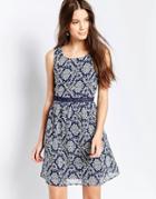 Qed London Printed Dress With Contrast Collar - Blue