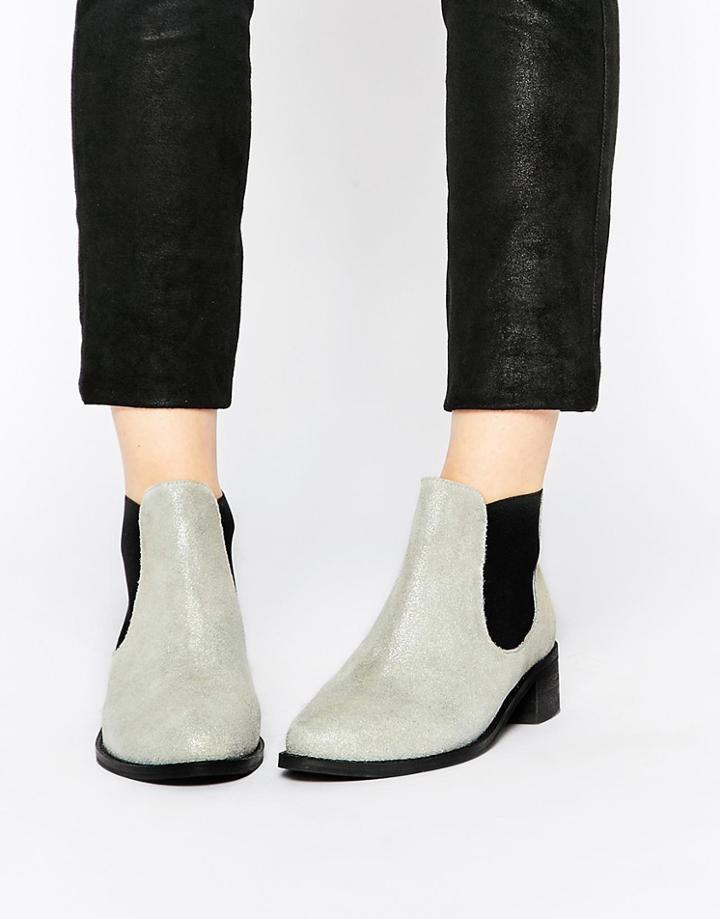 Park Lane Heeled Leather Chelsea Boots - Silver Pearl
