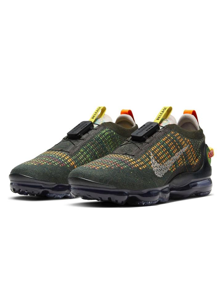 Nike Air Vapormax 2020 Flyknit Sneakers In Newsprint/college Gray-multi