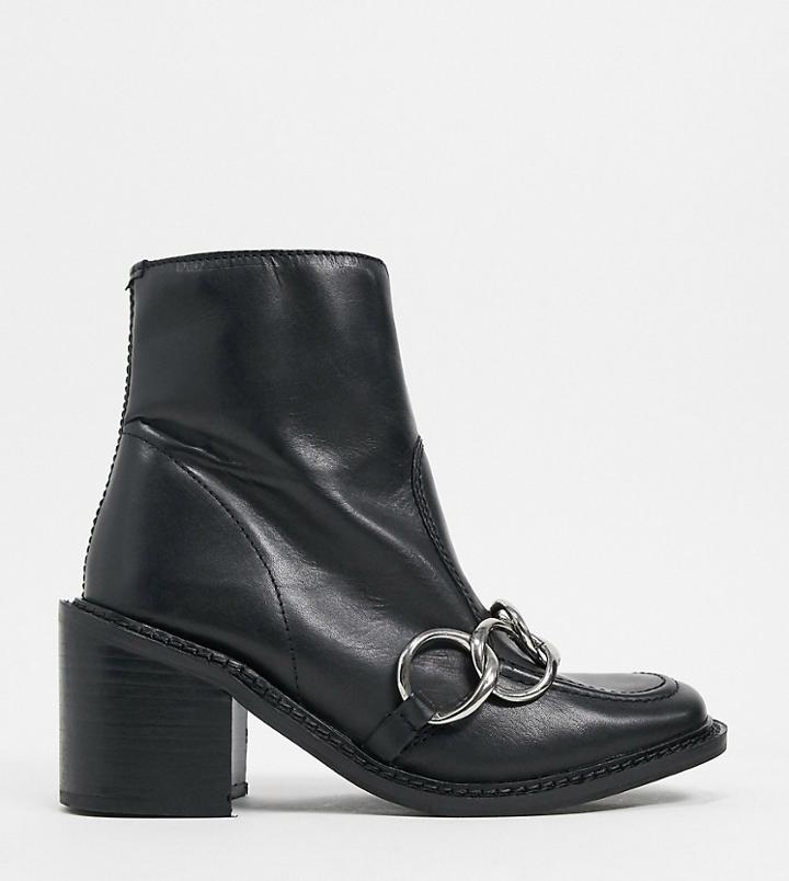 Asra Exclusive Hugo Loafer Boot With Silver Chain In Black Leather