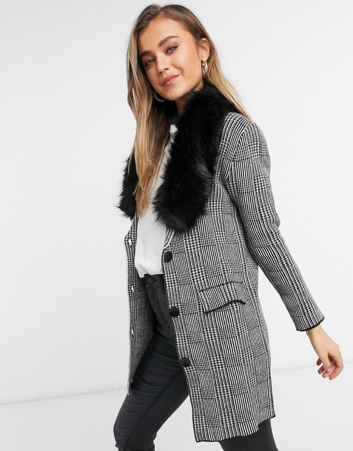 Liquorish Straight Coat In Gray Plaid With Faux Fur Collar In Black-grey