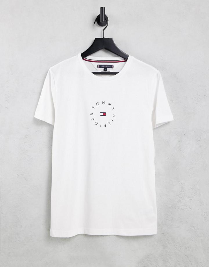 Tommy Hilfiger Circle Chest Logo T-shirt In White
