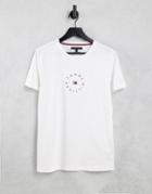 Tommy Hilfiger Circle Chest Logo T-shirt In White