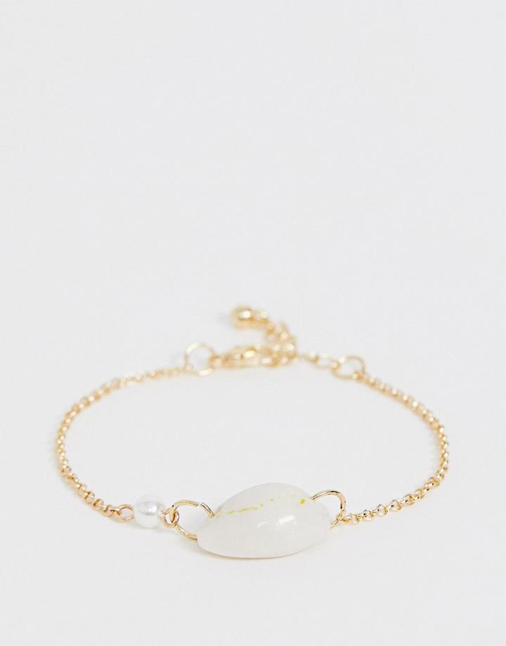 Asos Design Bracelet With Faux Shell And Pearl Charms In Gold Tone - Gold