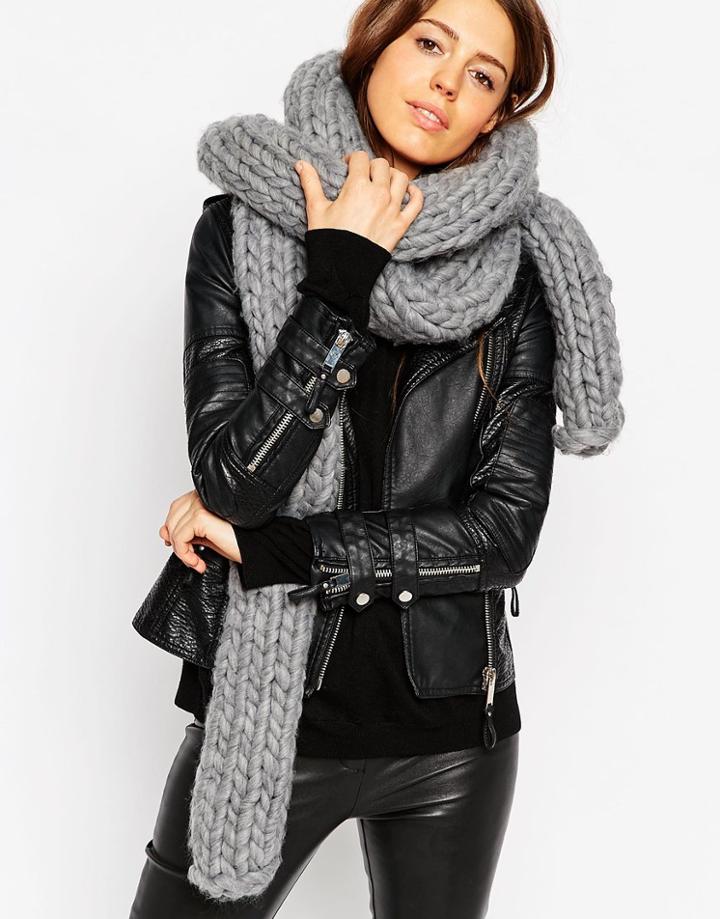 Asos Chunky Scarf In Hand Knit With Roll Hem - Dark Gray
