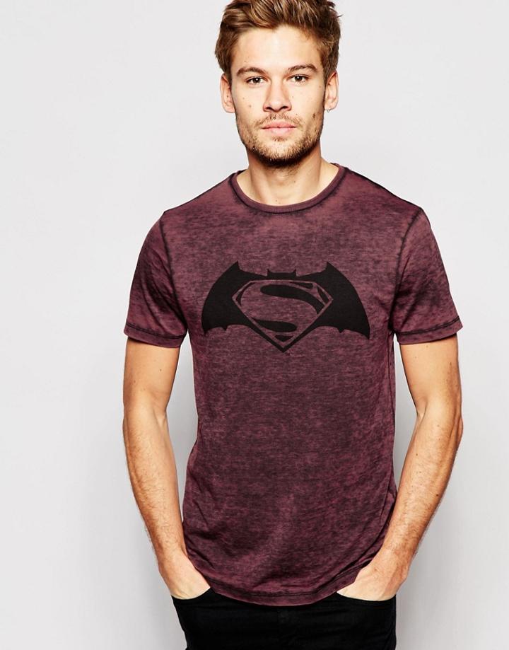 Asos T-shirt With Batman Vs Superman Logo - Red