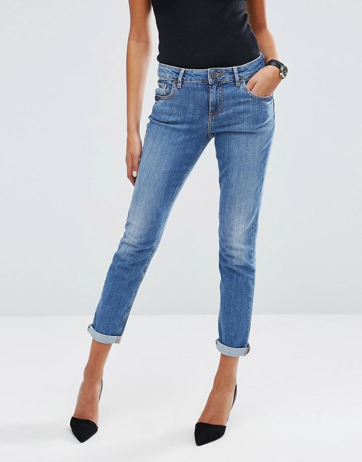 Asos Kimmi Shrunken Boyfriend Jeans In Jo Jo Pretty Mid Blue - Blue