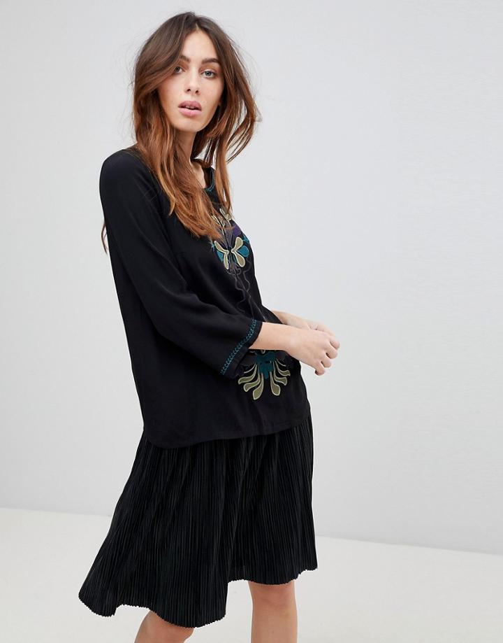 See U Soon Top With Front Placement Embroidery - Black