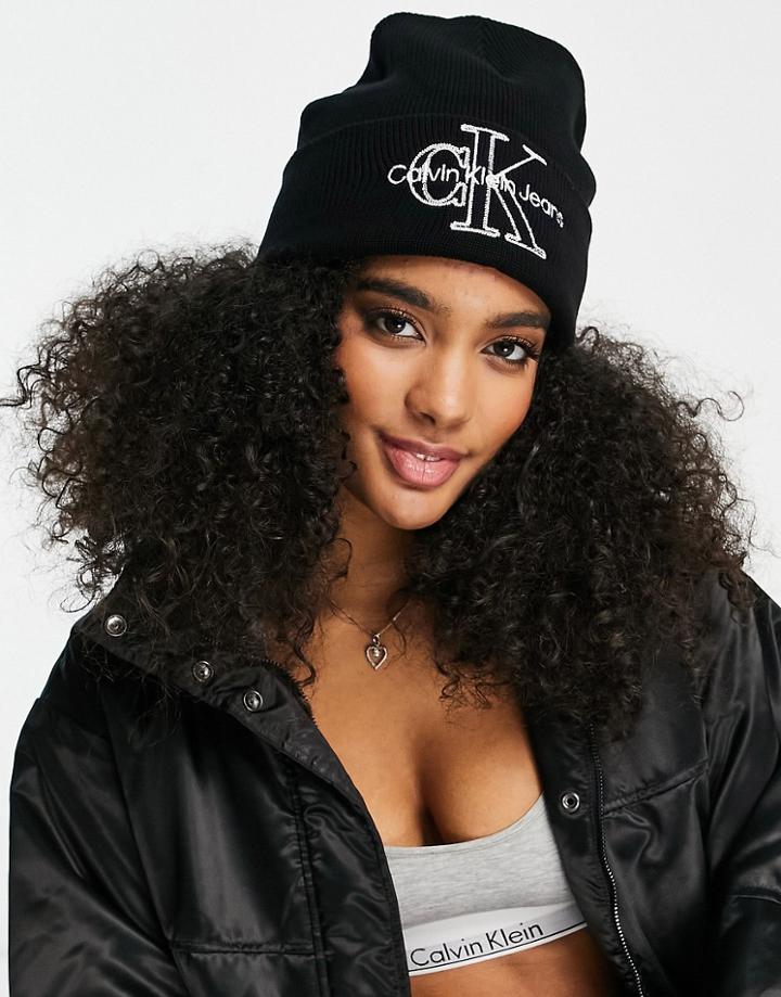 Calvin Klein Jeans Embroidered Beanie In Black